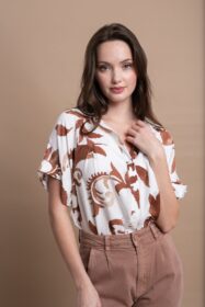 poukamisa-leuki-me-kafe-print-se-neti-grammi (6)